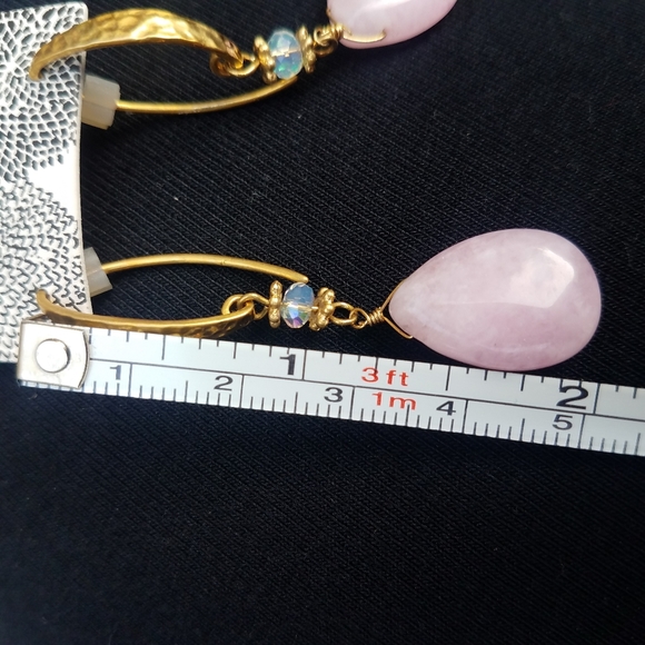 3/$25 Gold drop earring with rose quart stone - Picture 4 of 4